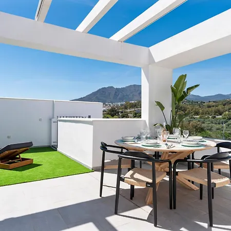 High-end Rooftop Penthouse Near & Daire Estepona