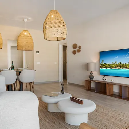 High-end Rooftop Penthouse Near & Апартаменти *