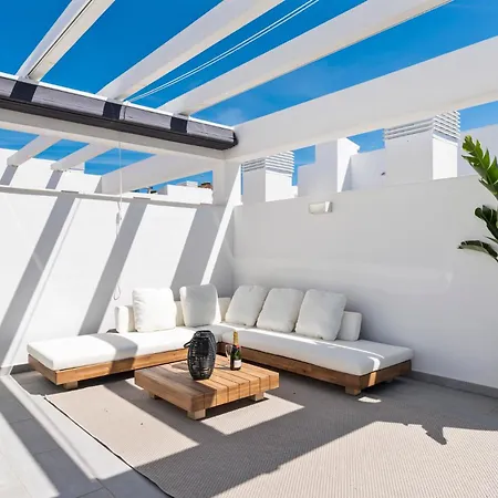 Appartamento High-end Rooftop Penthouse Near & Estepona