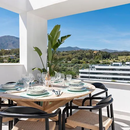 High-end Rooftop Penthouse Near & Lägenhet *